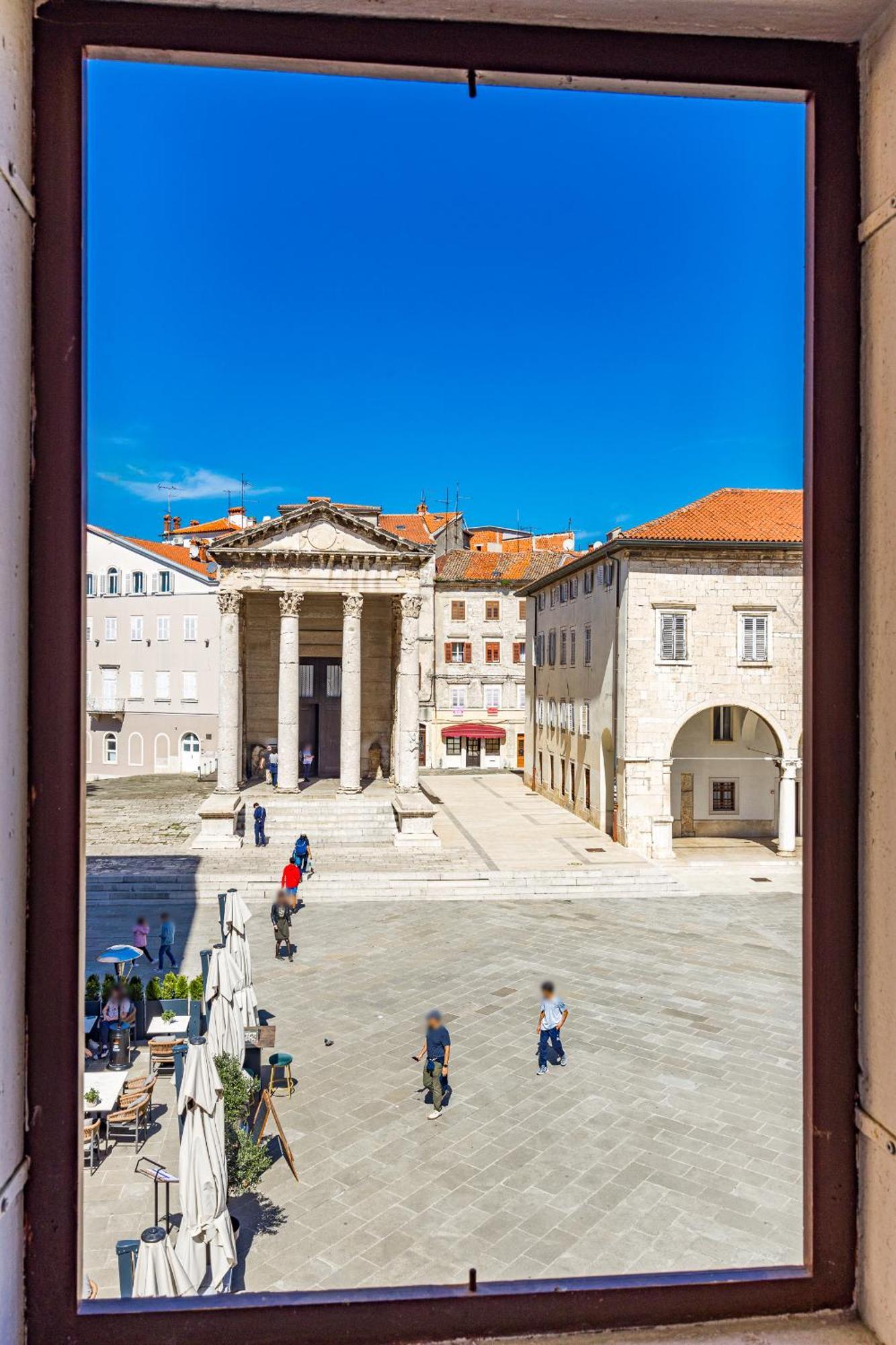 Augustus Forum View PUY Exterior foto